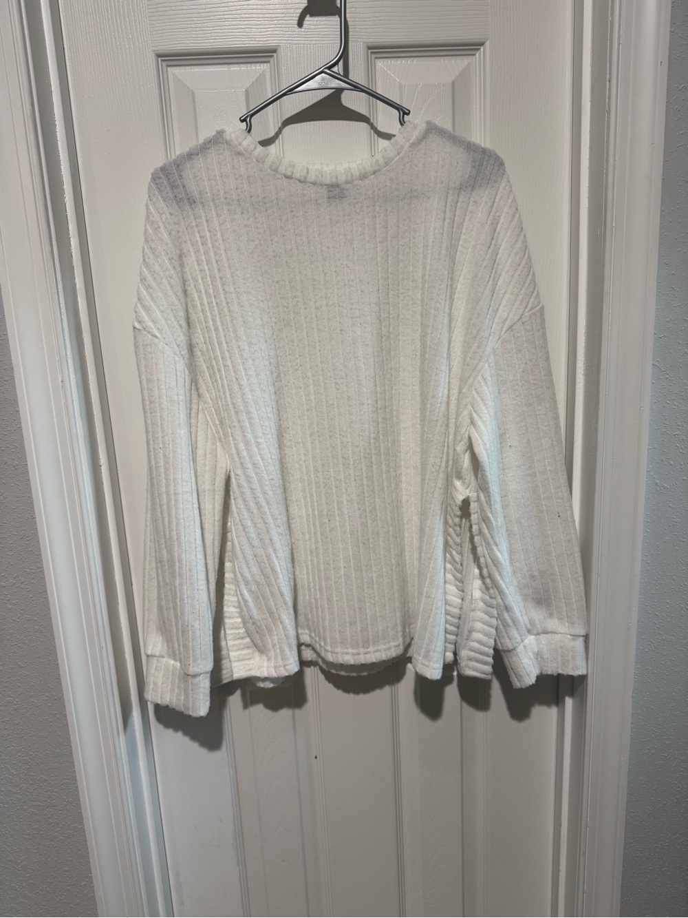 SHEIN White Ribbed Knit Crewneck Sweater